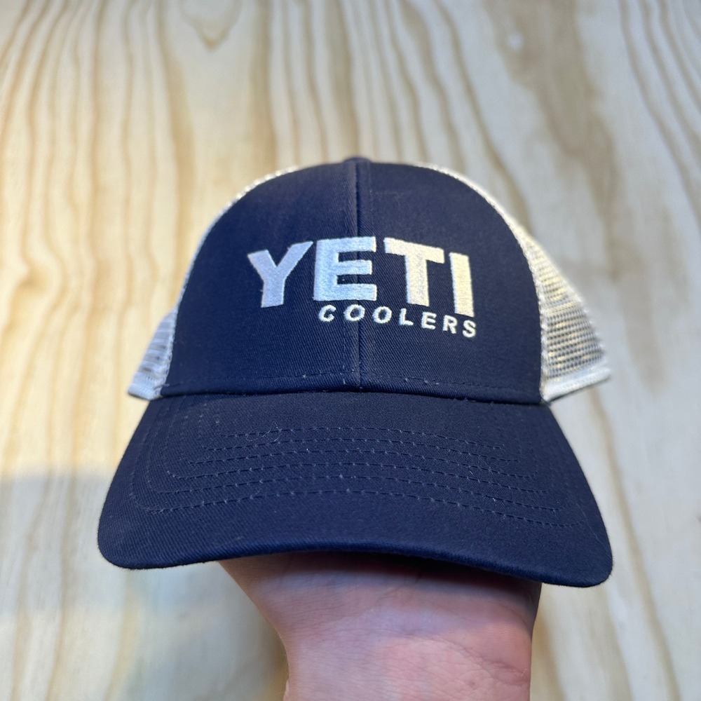 Yeti Coolers Navy Blue White Mesh Trucker Hat Snapback Cap Mens OSFM